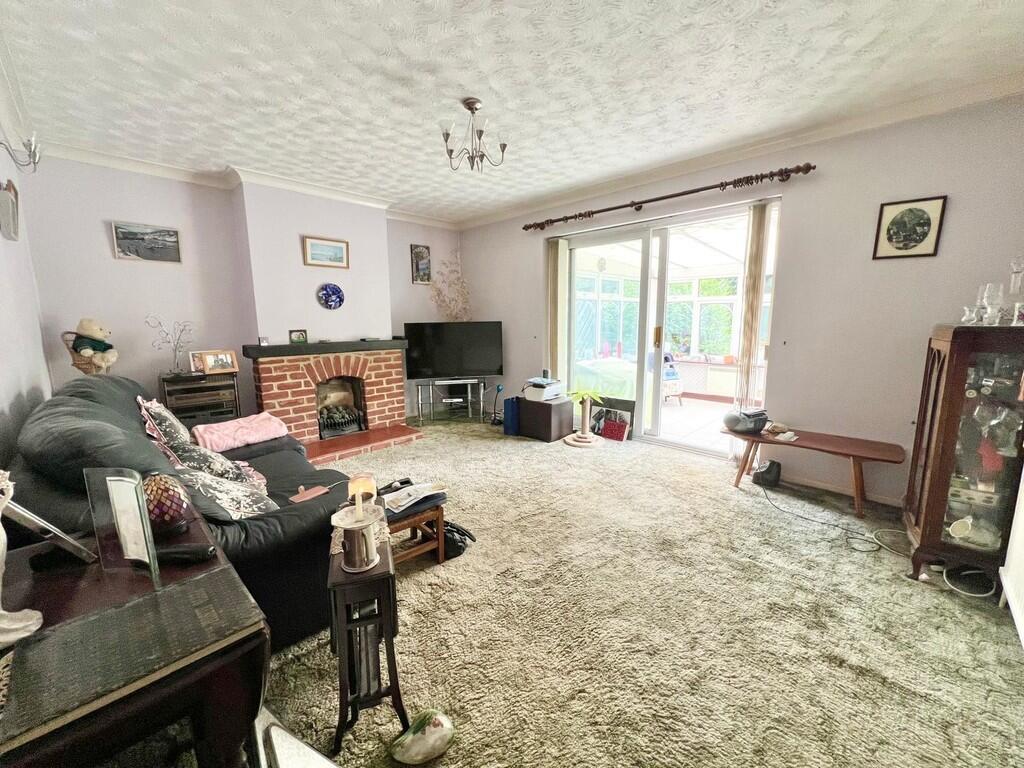 IMG-20250612-WA00...