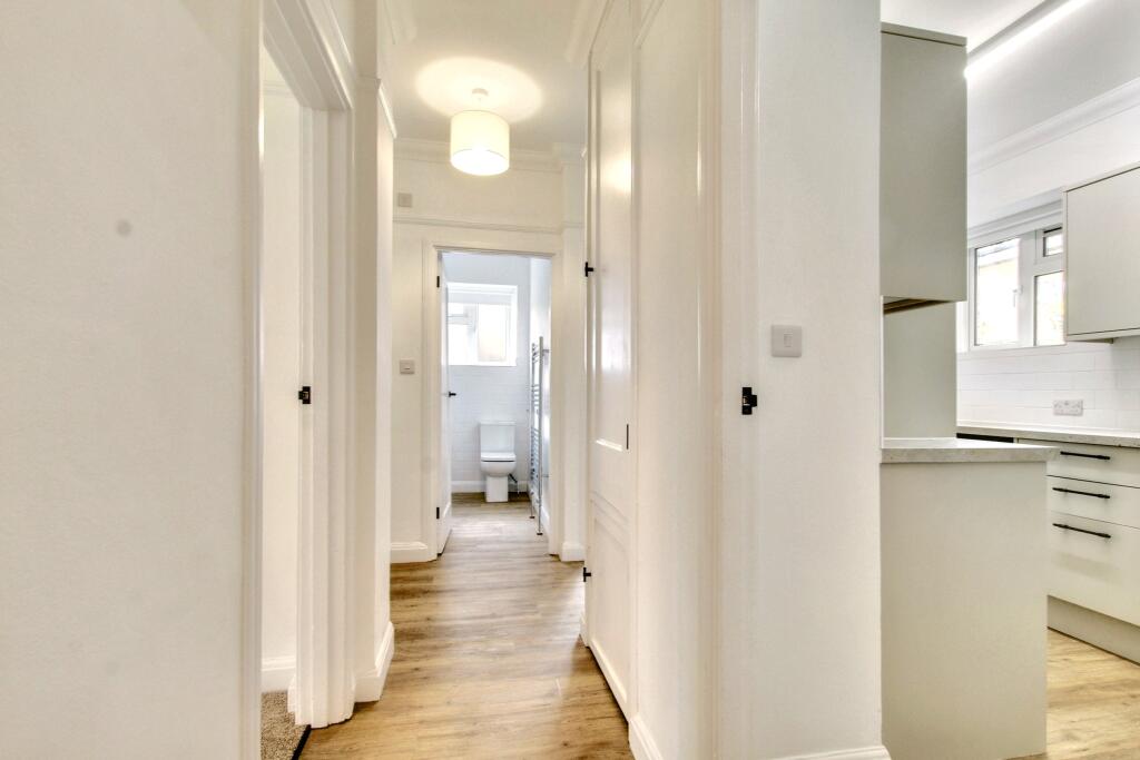5.HALLWAY.jpg