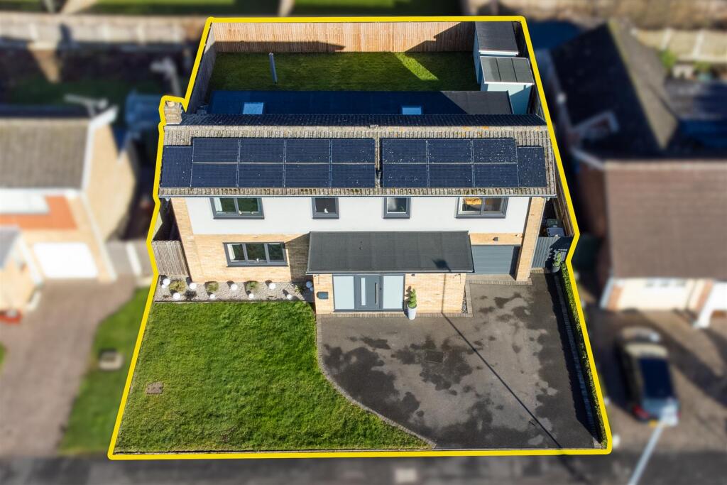 10 Park Lane Retford Drone Front Elevation.jpg