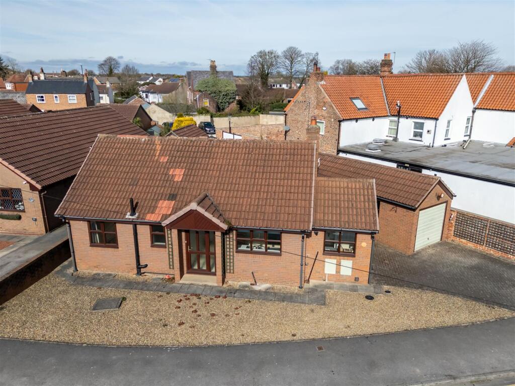 manor farm close-17 (1).jpg