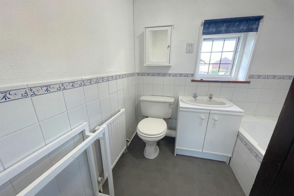 Bathroom+with+shower