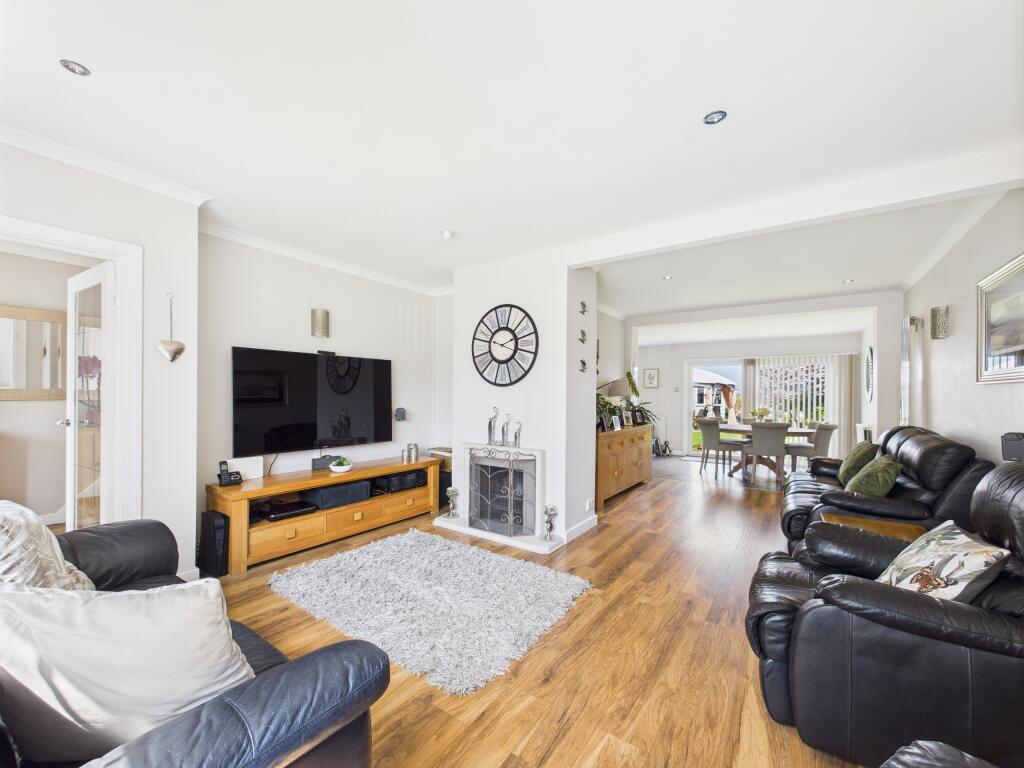 CAM01354G0-PR0540-STILL007