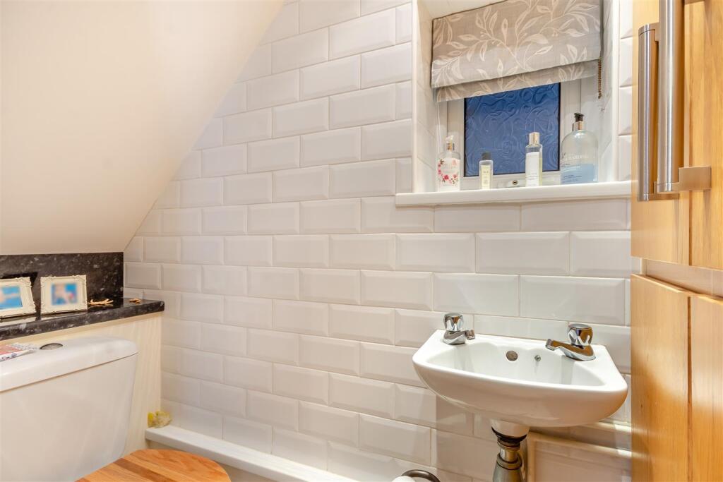 8666143-interior16.jpg