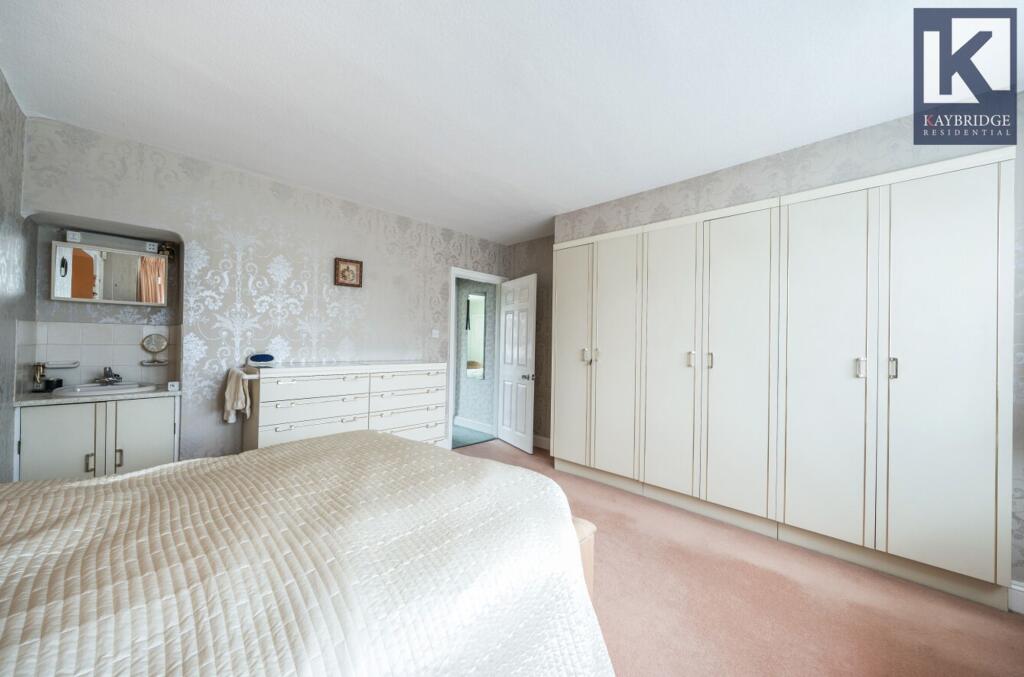 Seaforth Gardens, Epsom - KT19 0LP