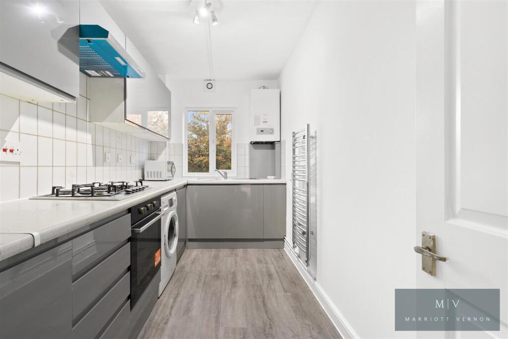 Camilla Court 17 MV-6.jpg