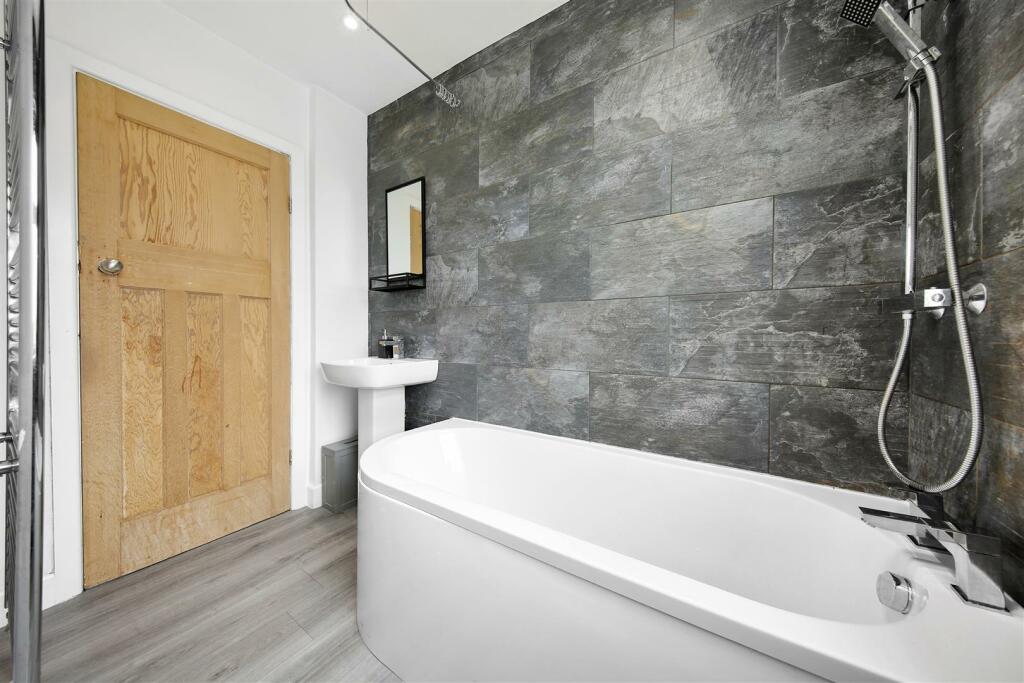Bathroom2.jpg