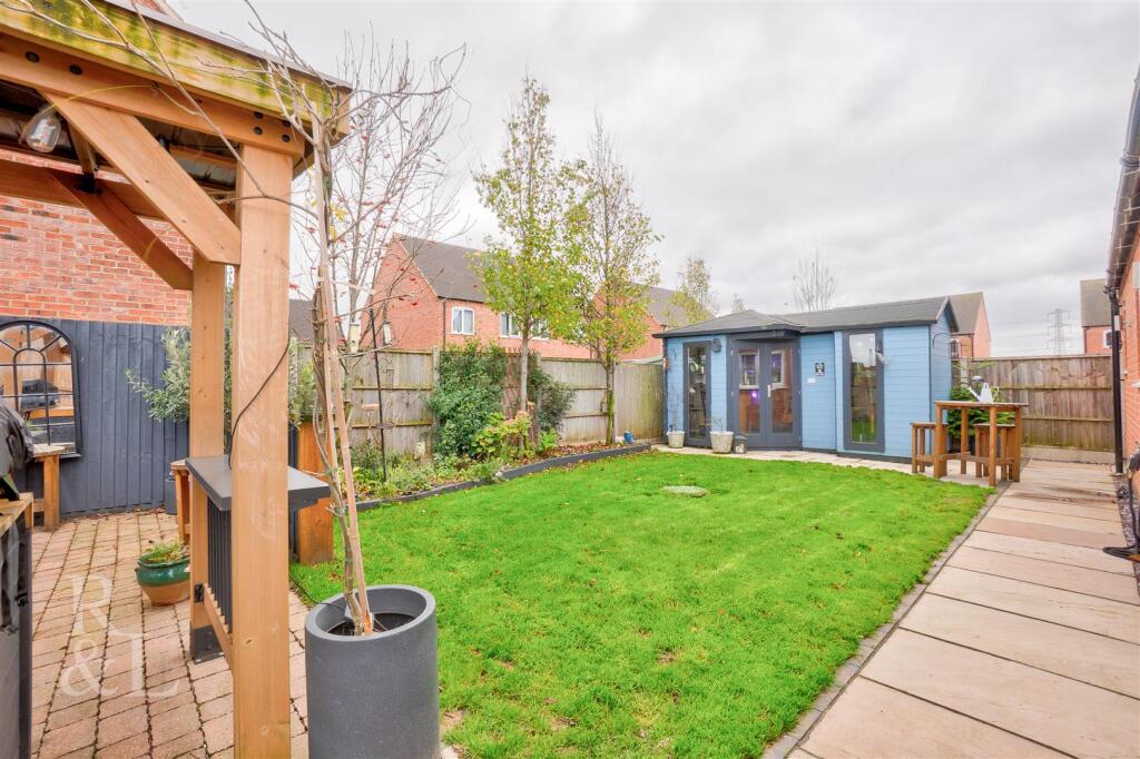 20 Ragley Close (33).jpg