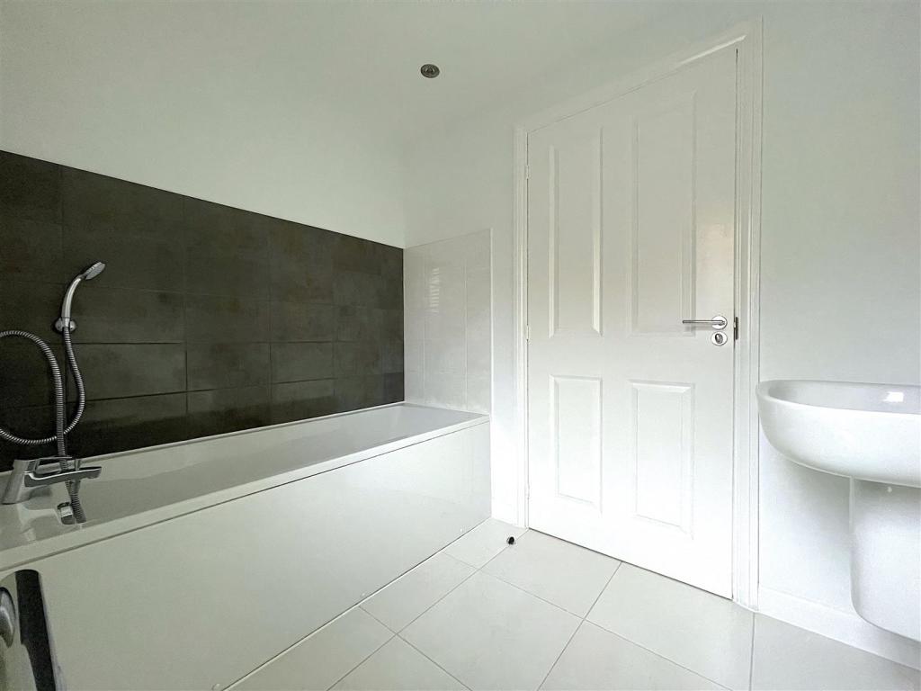 Bathroom (1).jpeg