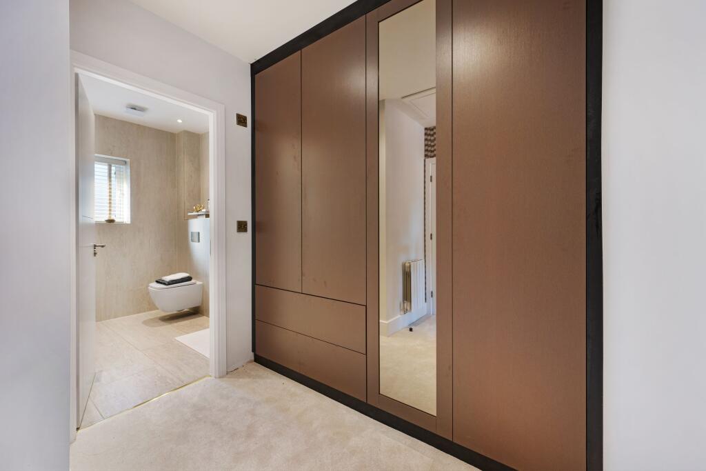 Principal Bedroom Dressing Area