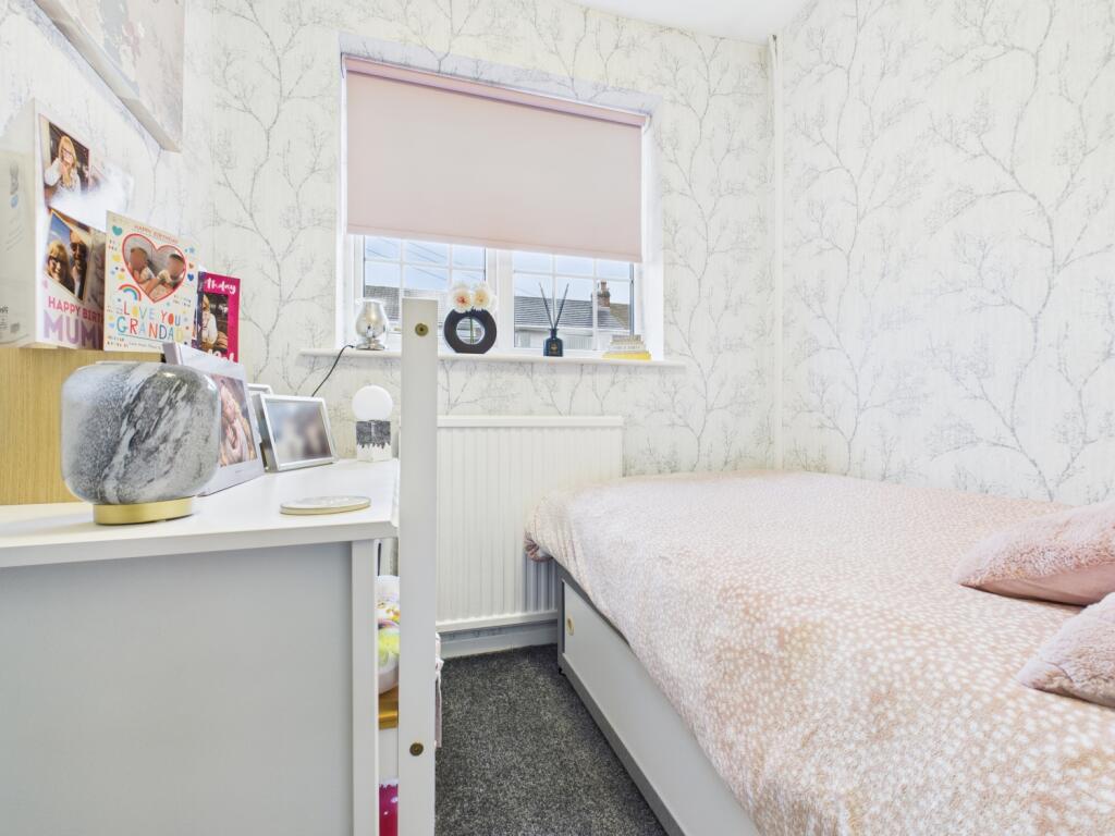 CAM03729G0-PR0156-STILL016