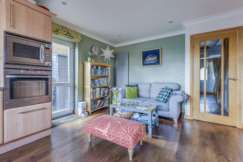 Kitchen/ Dining R...