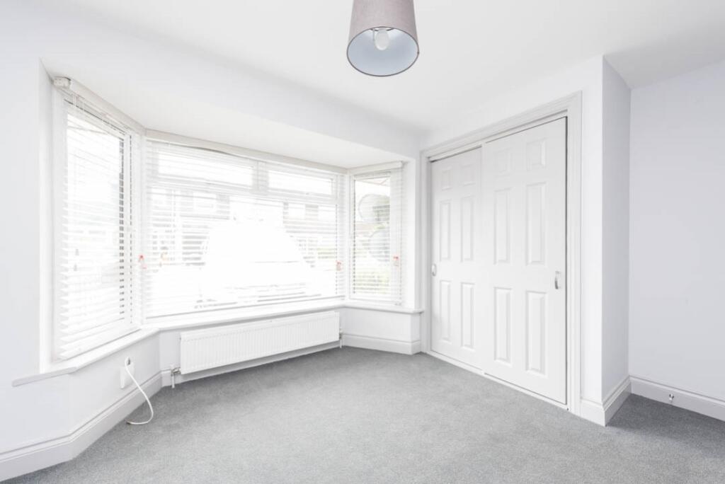 Flat B Snowdon Mede low-2