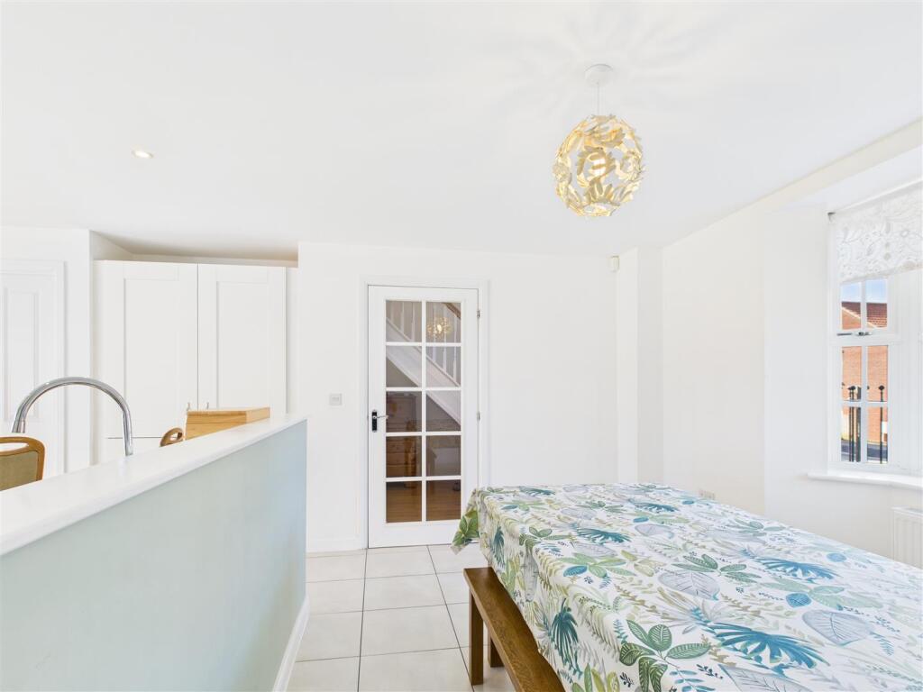 OPEN PLAN KITCHEN/BREAKFAST ROOM