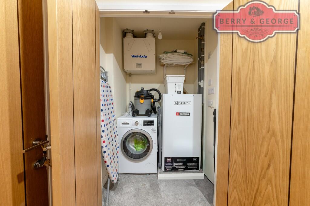 UTILITY CUPBOARD