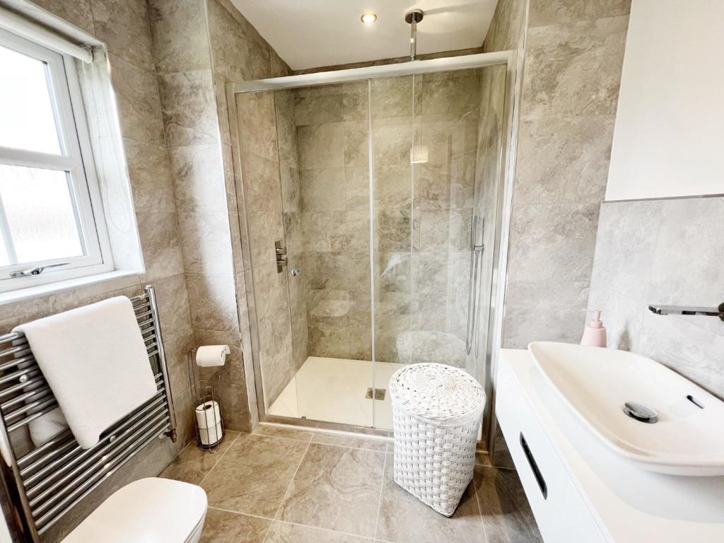En Suite to Bed 4.jpg