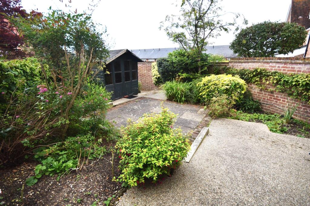 rear courtyard shed.JPG