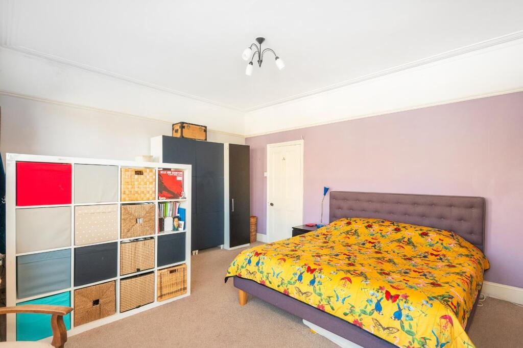 3B9RKE - Bedroom B.jpg