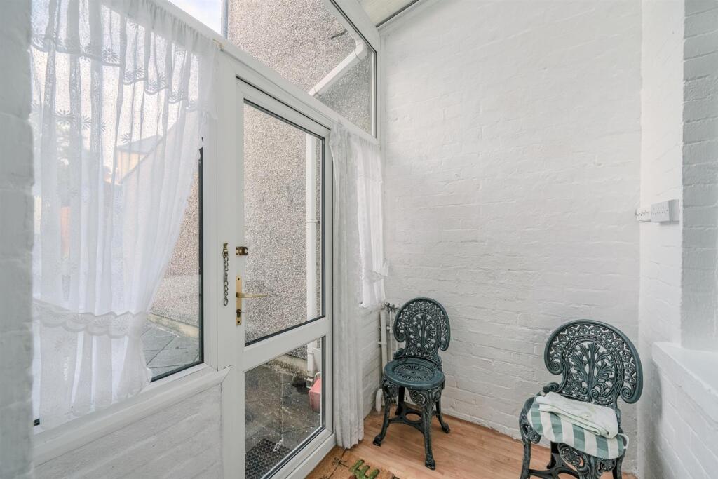 24 Station Rd-33.jpg