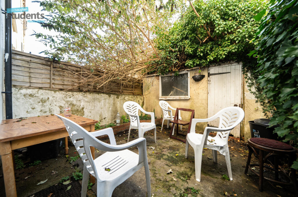 fdce7fb9-9b12-439...