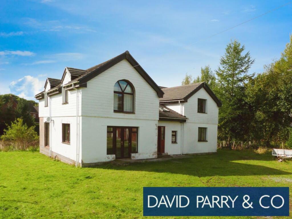 4 Bedroom Property with Land