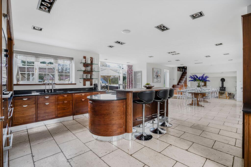 Kitchen/Dining Area