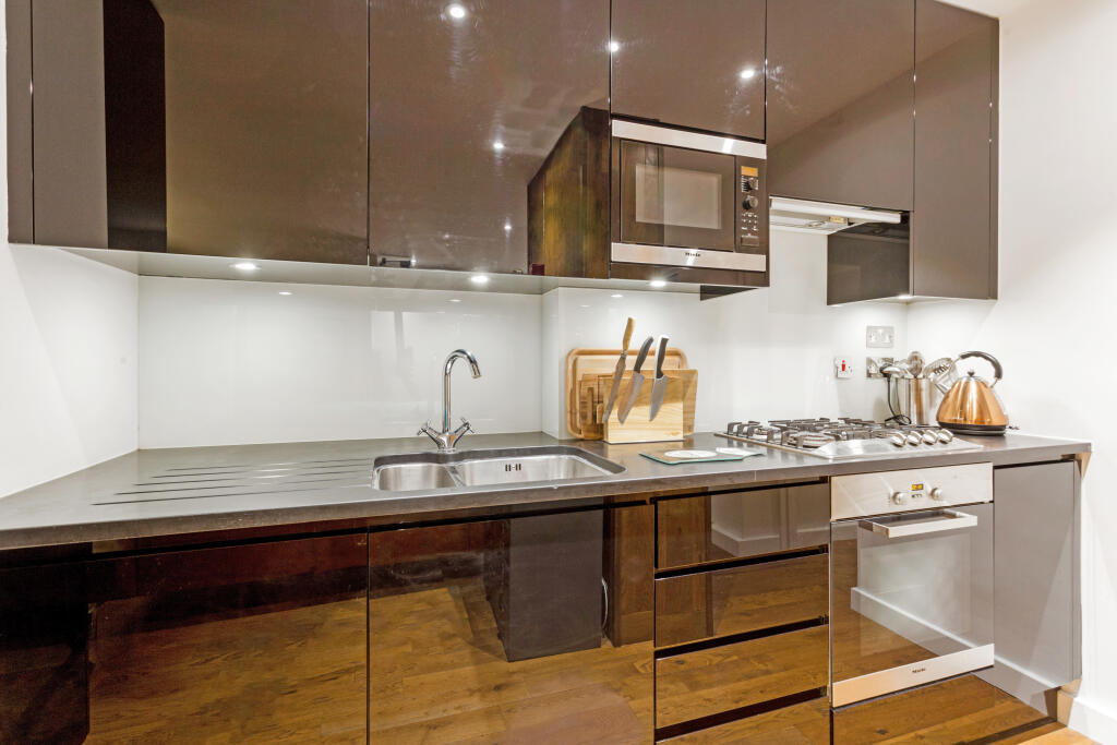 1, 49-50 Ainger Road