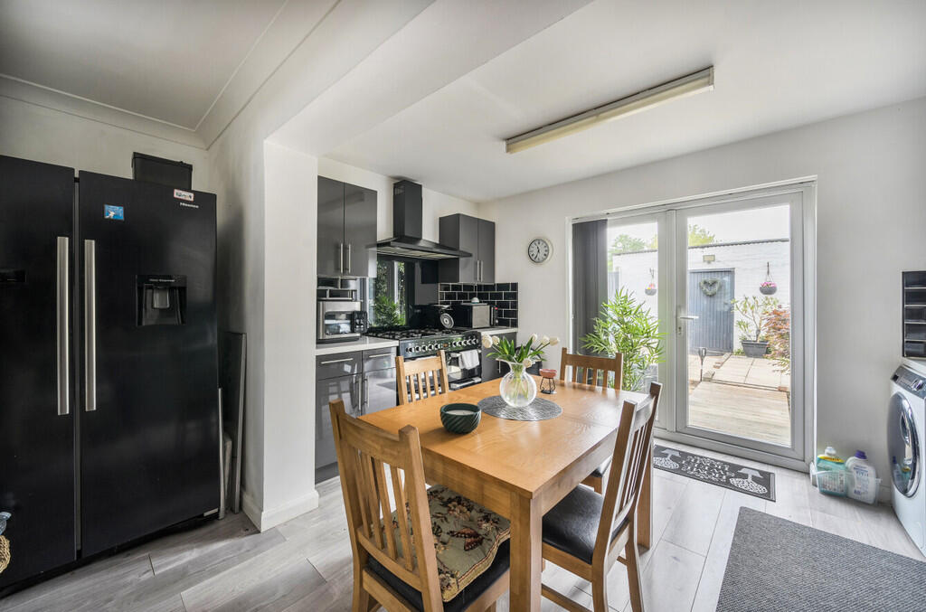 1303292-13-683ed2...