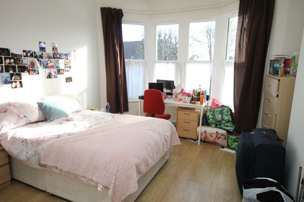 Bedroom One (1).jpg