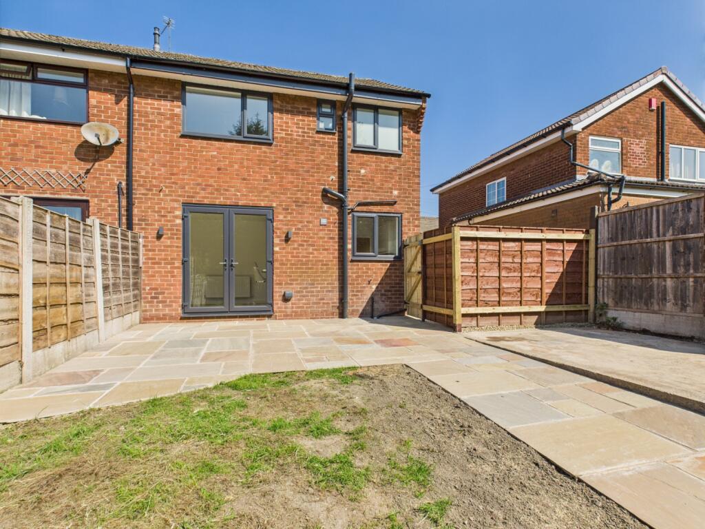 CAM03729G0-PR0072-STILL026