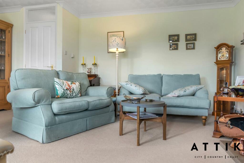 27 Dakings Drift halesworth IP19 8TQ (20).jpg