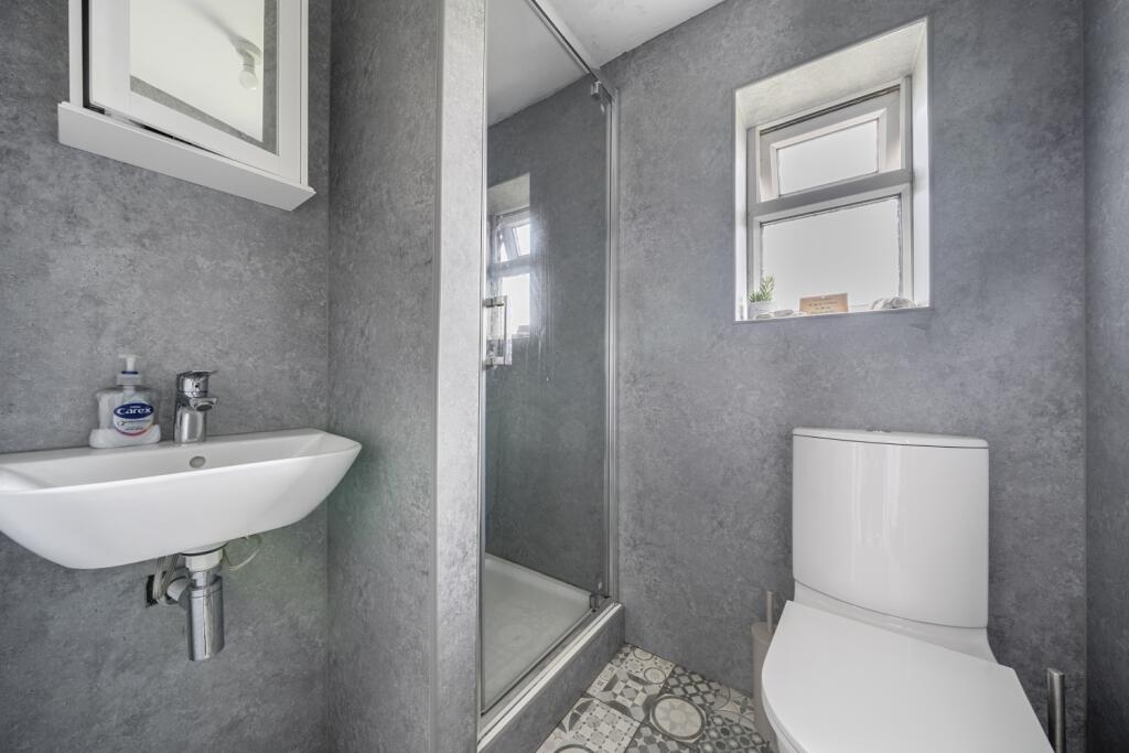 1301500-15-6846ba93951ff