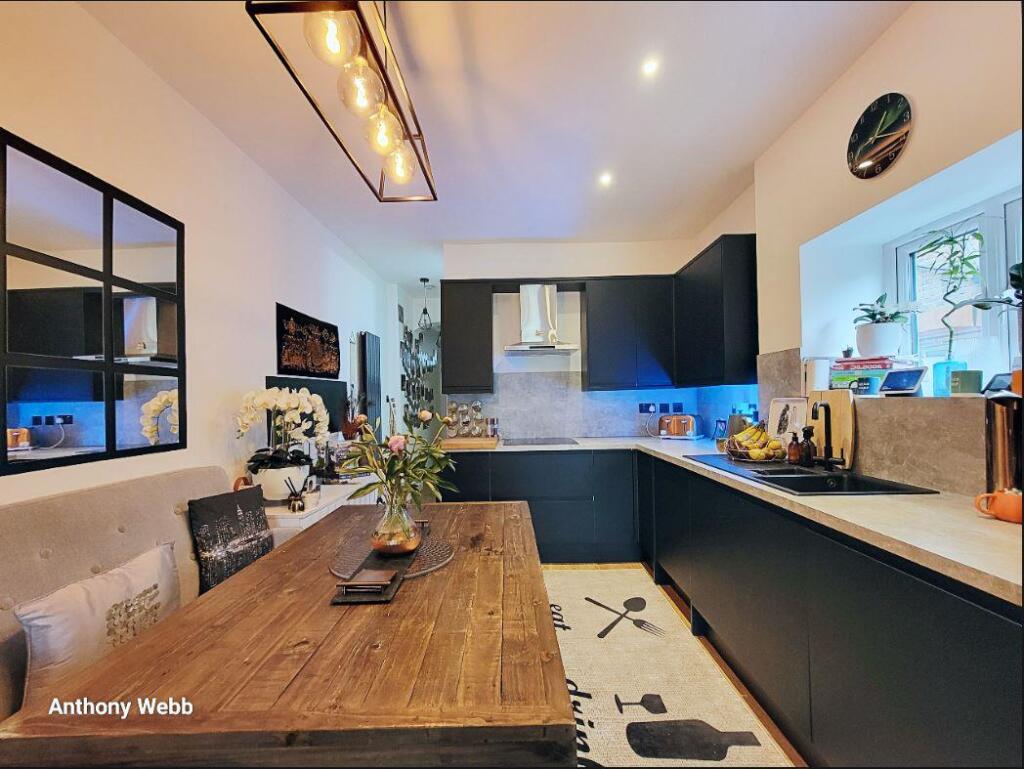 kitchen dining space