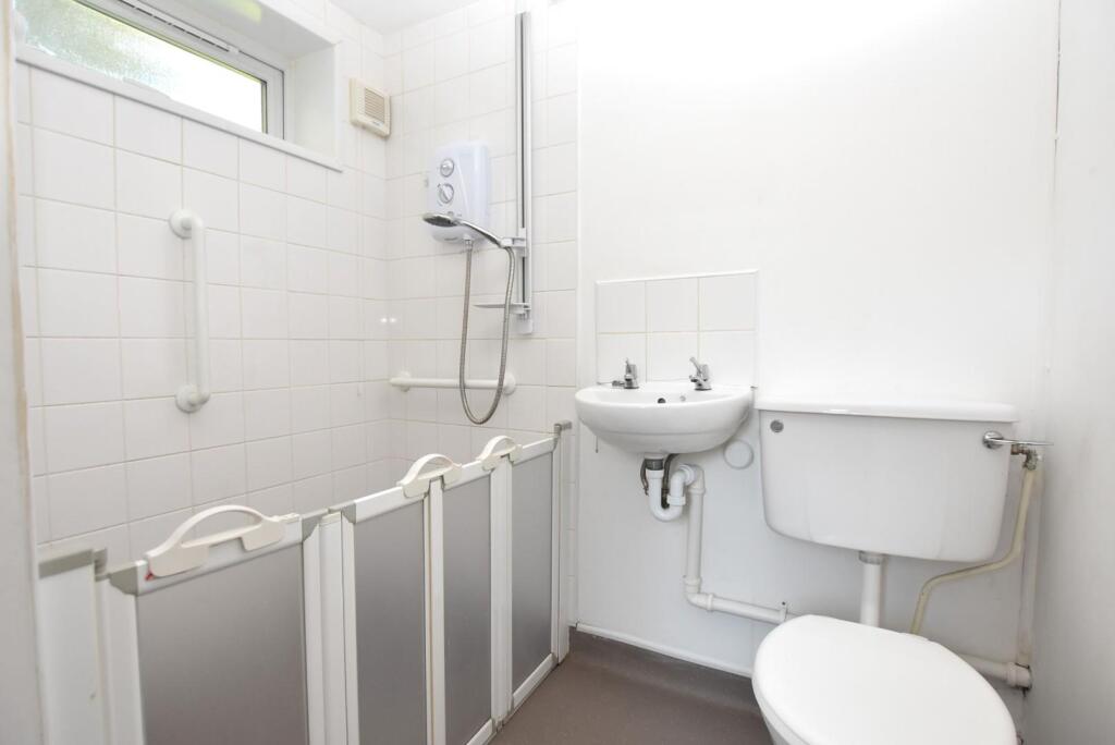 Shower room.jpg