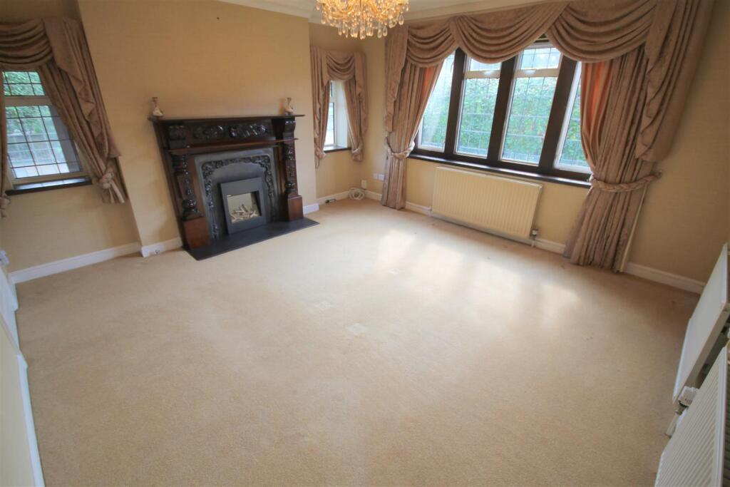 GB Sitting Room ii.JPG