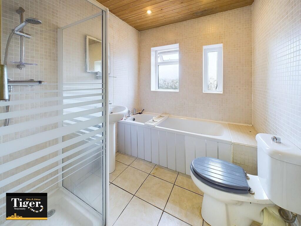 CAM02176G0-PR0457...