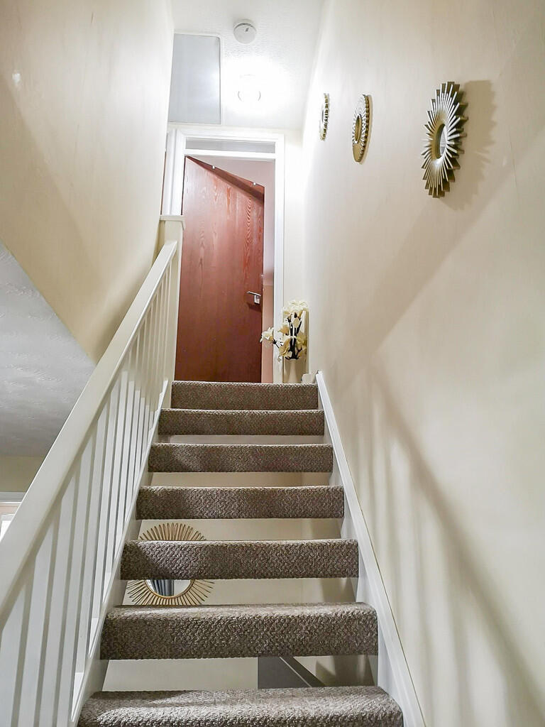 42 Limebank Park ...
