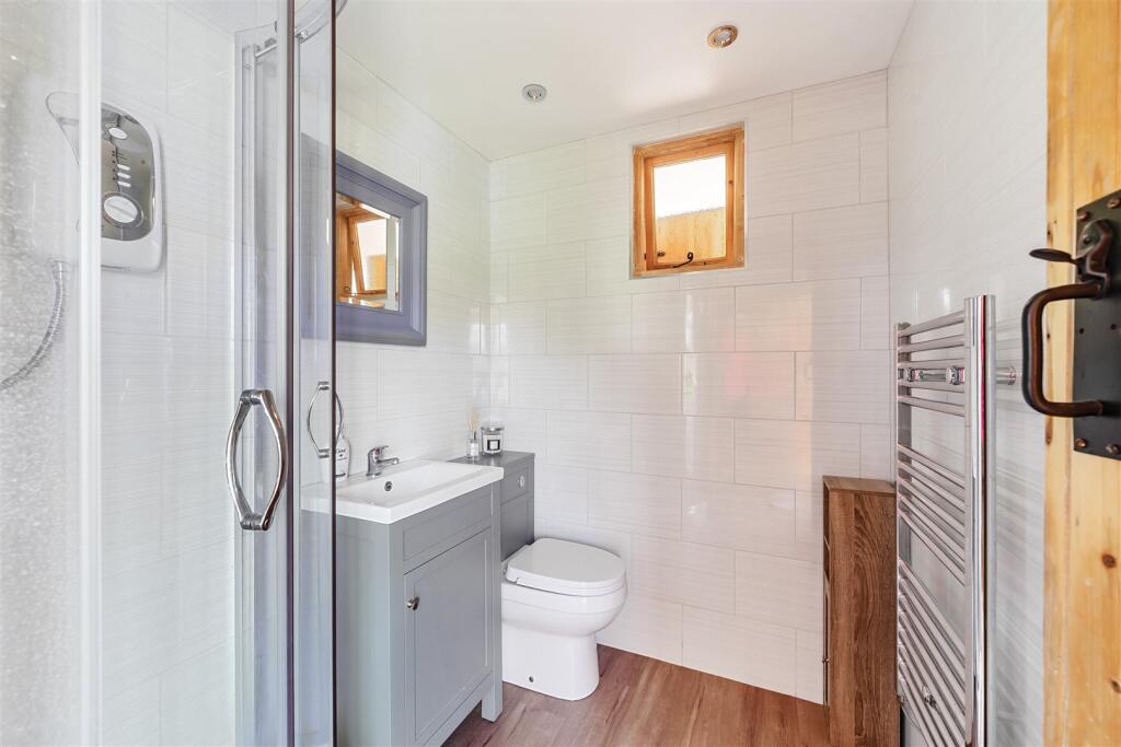 All Oaks Bungalow, Cathiron