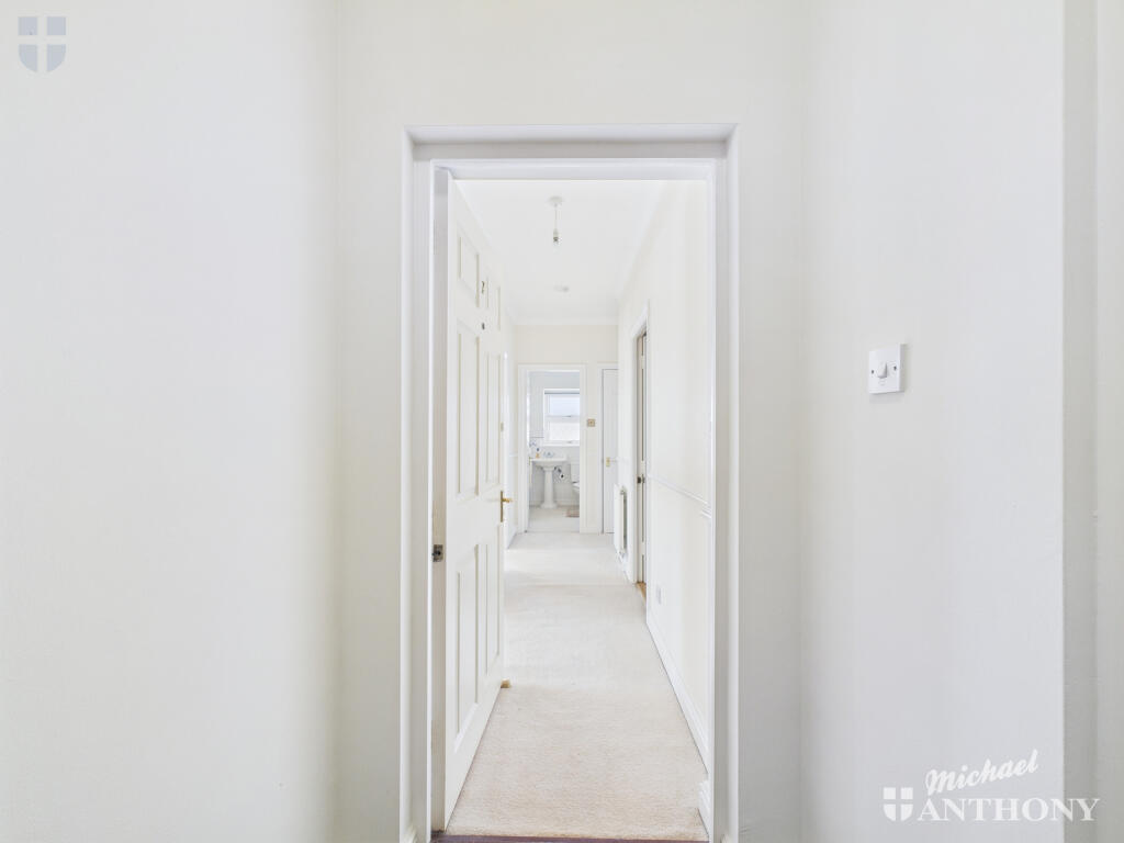 CAM03218G0-PR0739-STILL001