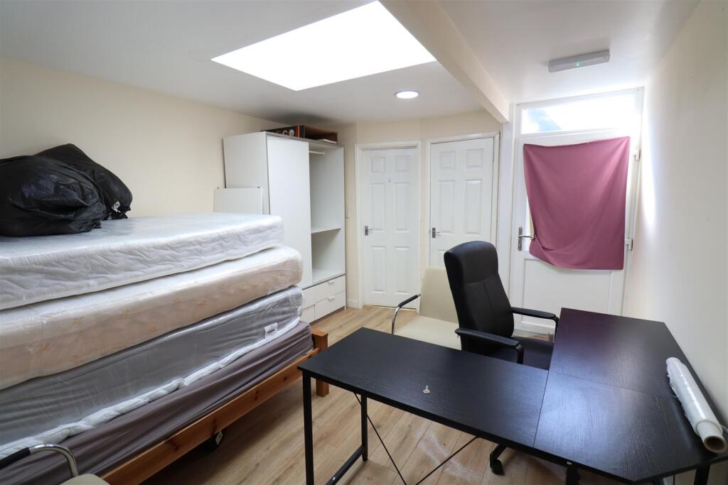 Double Bedroom 1
