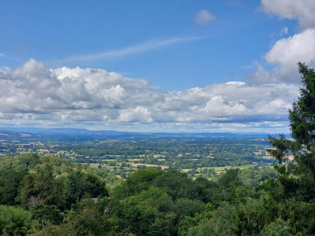 Spectacular view to Hay Bluff