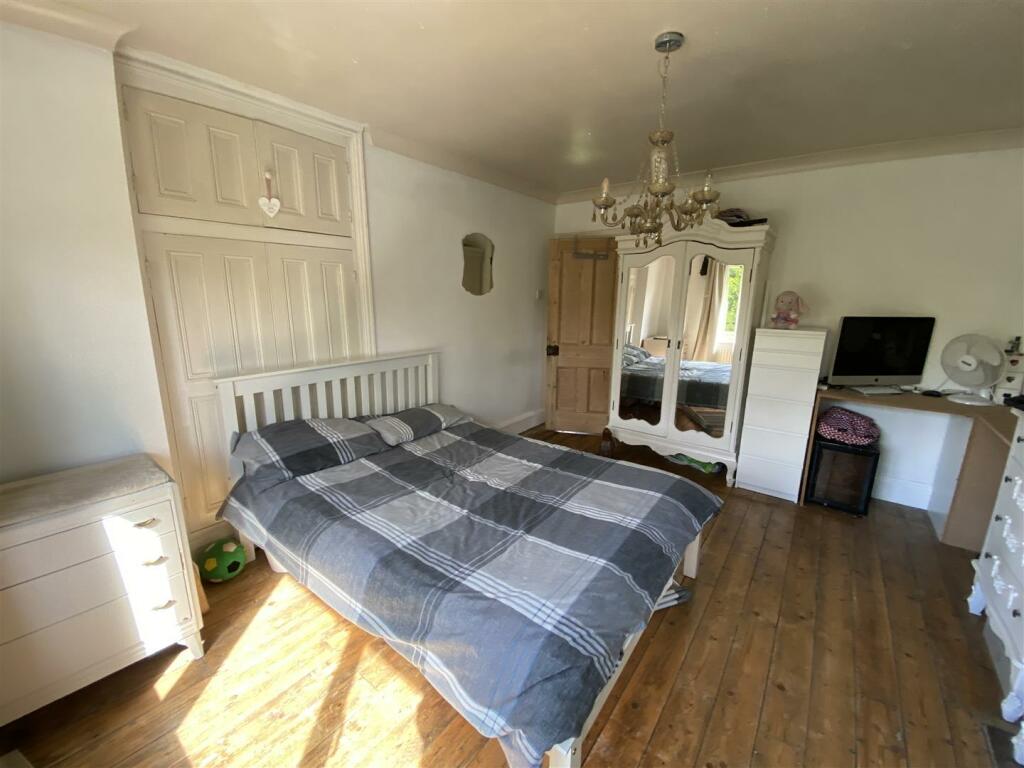 Bedroom no.2 front double: