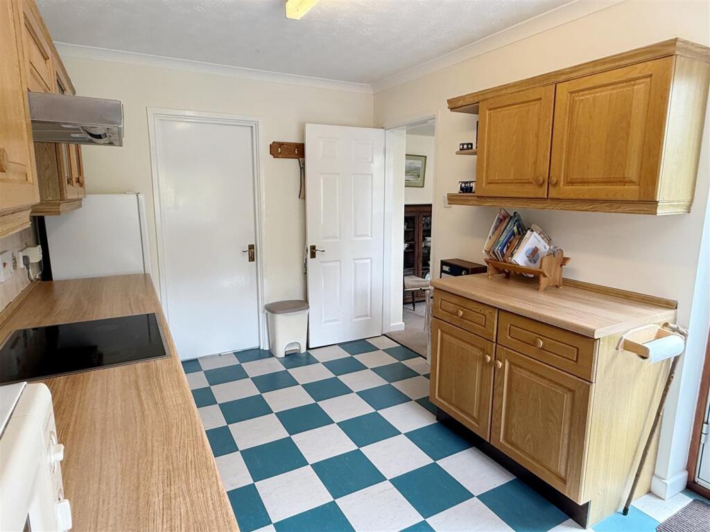 Kitch 3.JPG