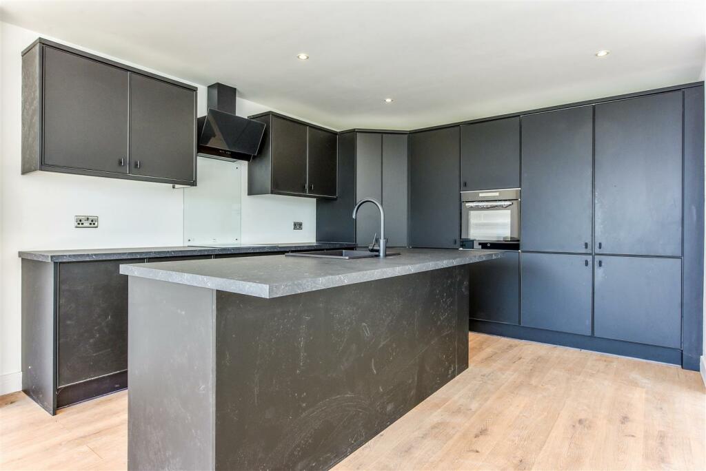 Kitchen.jpg