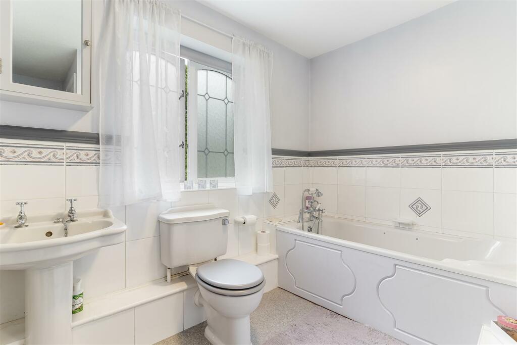 Bathroom.jpg