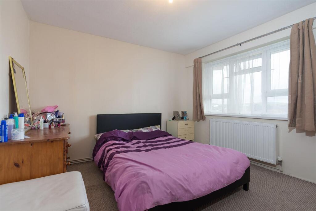 Cumberland House Bedroom 1-.jpg