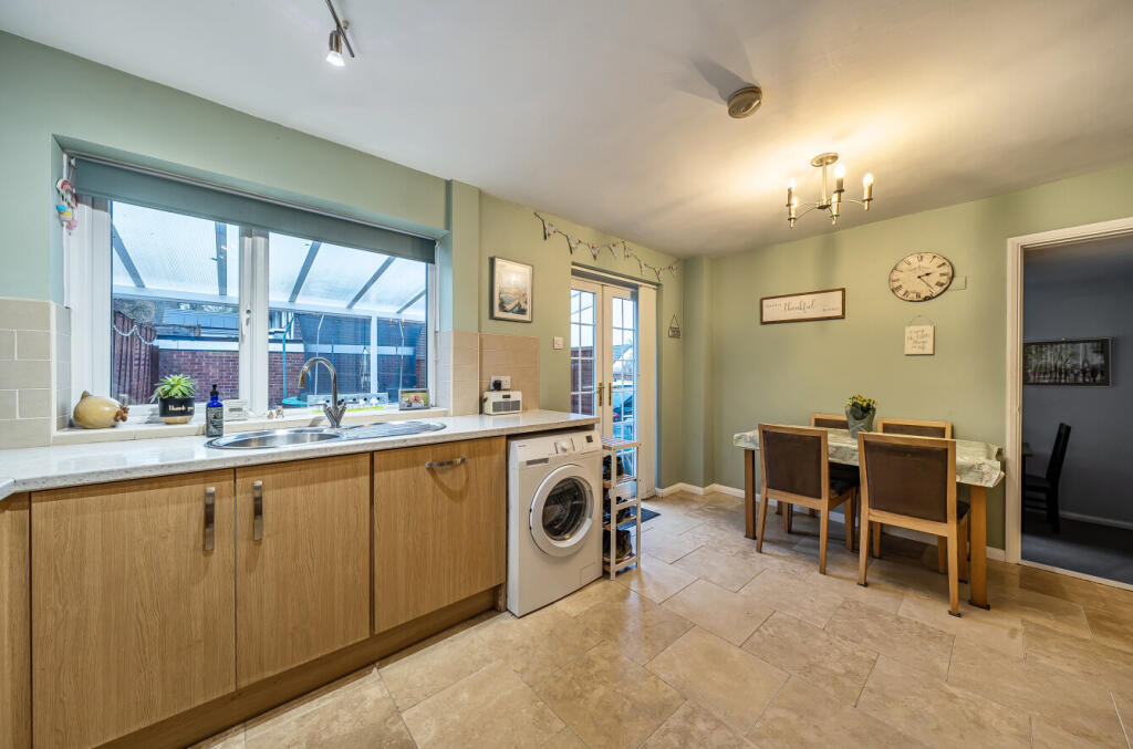 1396609-7-695fc76...