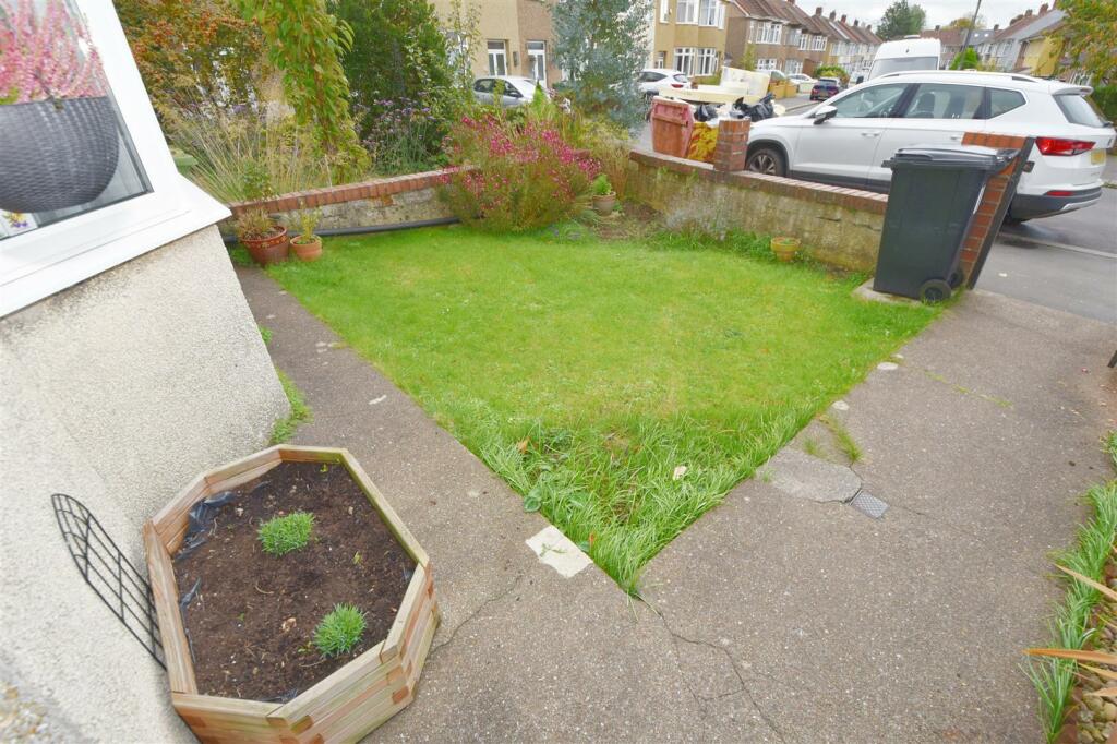 Front garden and pathway.jpg