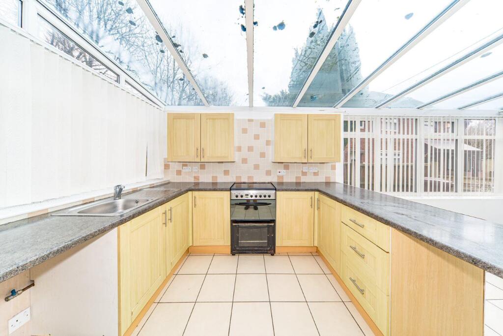 85 Bretherton Road kitchen 2.jpg