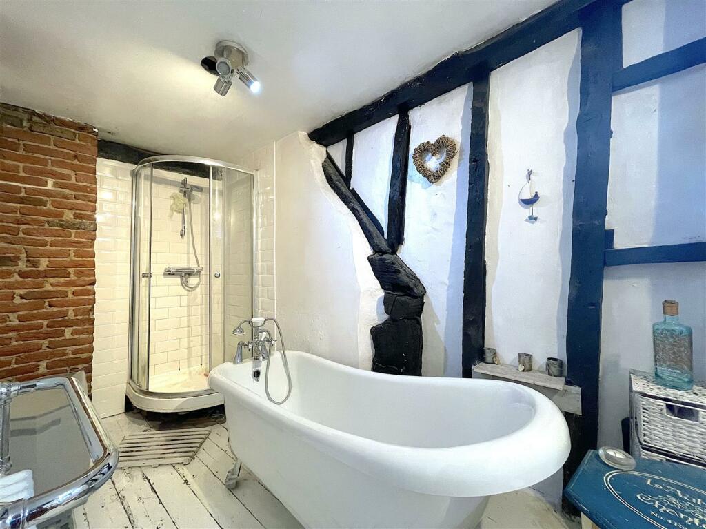 Bathroom (1).jpeg