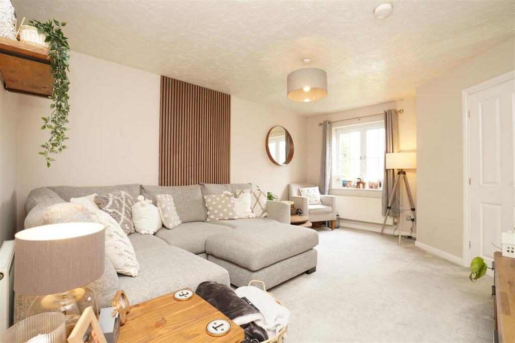 Living Room: